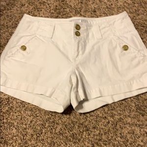 Old navy cream shorts size 2 midsize